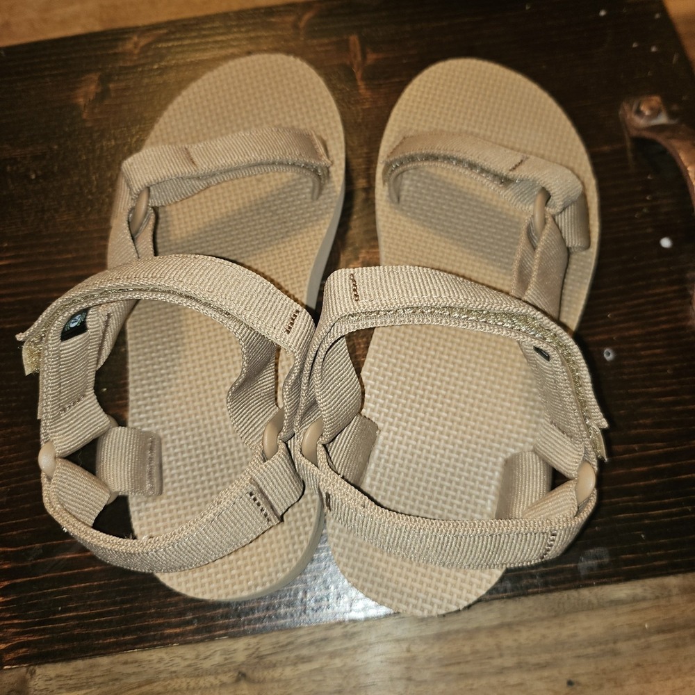 Ladies Teva Universal Sandals Tan Sz 6 M. Hiking, Active Wear, Beach